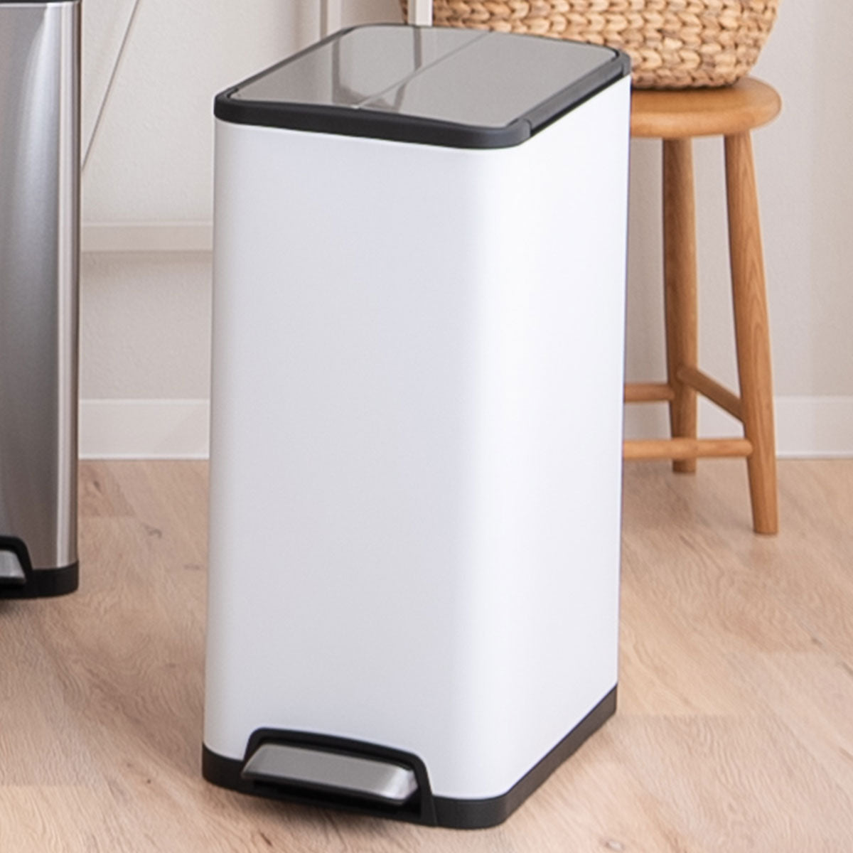 ペダル式 ダストボックス ゴミ箱 32L ロック付き バケツ付き | 寝具