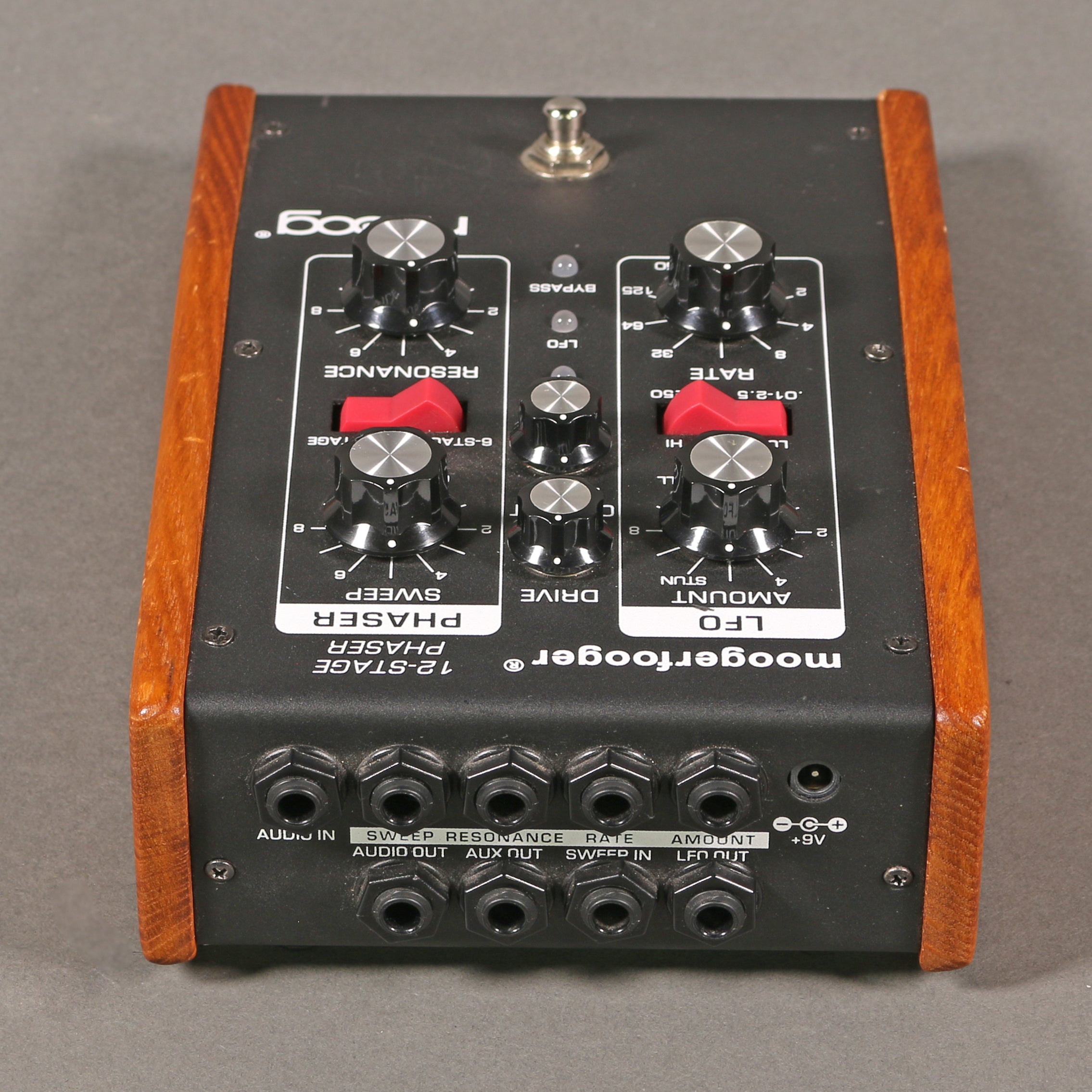 Moog Moogerfooger MF-103 12-stage Phaser – Emerald City Guitars