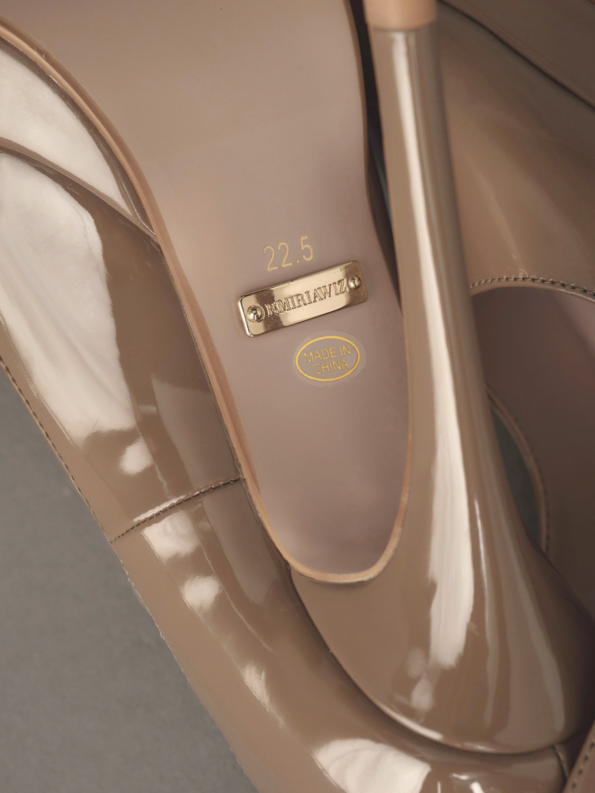 ハイヒールポインテッドトゥパンプス| エミリアウィズ 公式オンライン