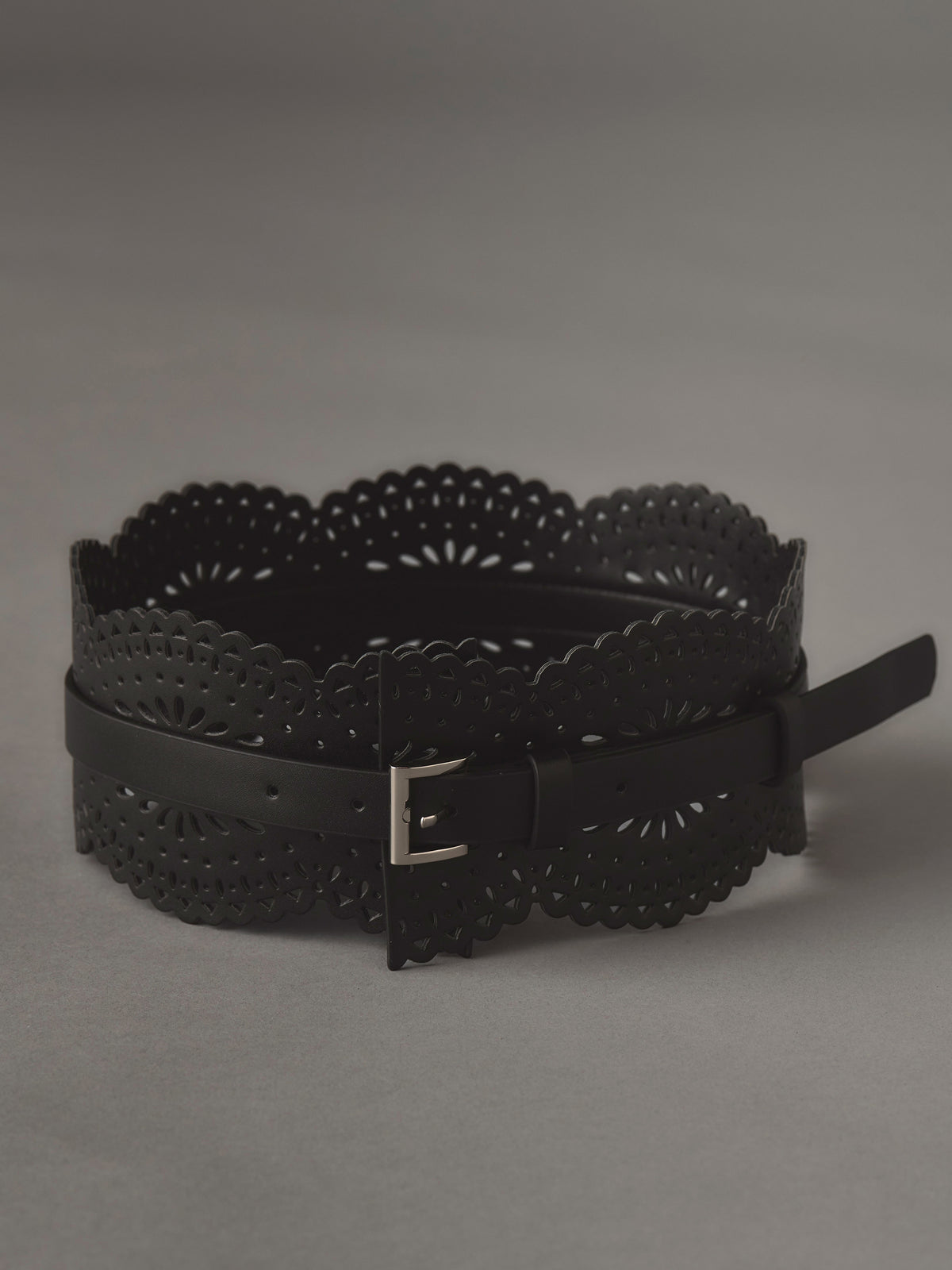 レザースカラップベルト | エミリアウィズ 公式オンラインストア