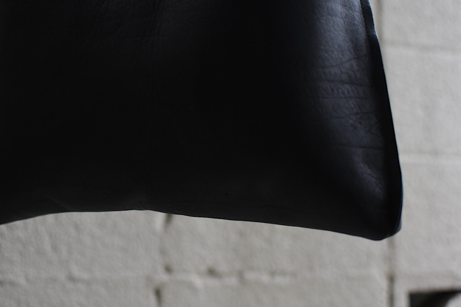 NL（ニール）】スクエアバッグ 男性・女性の方必見‼ 高機能レザー