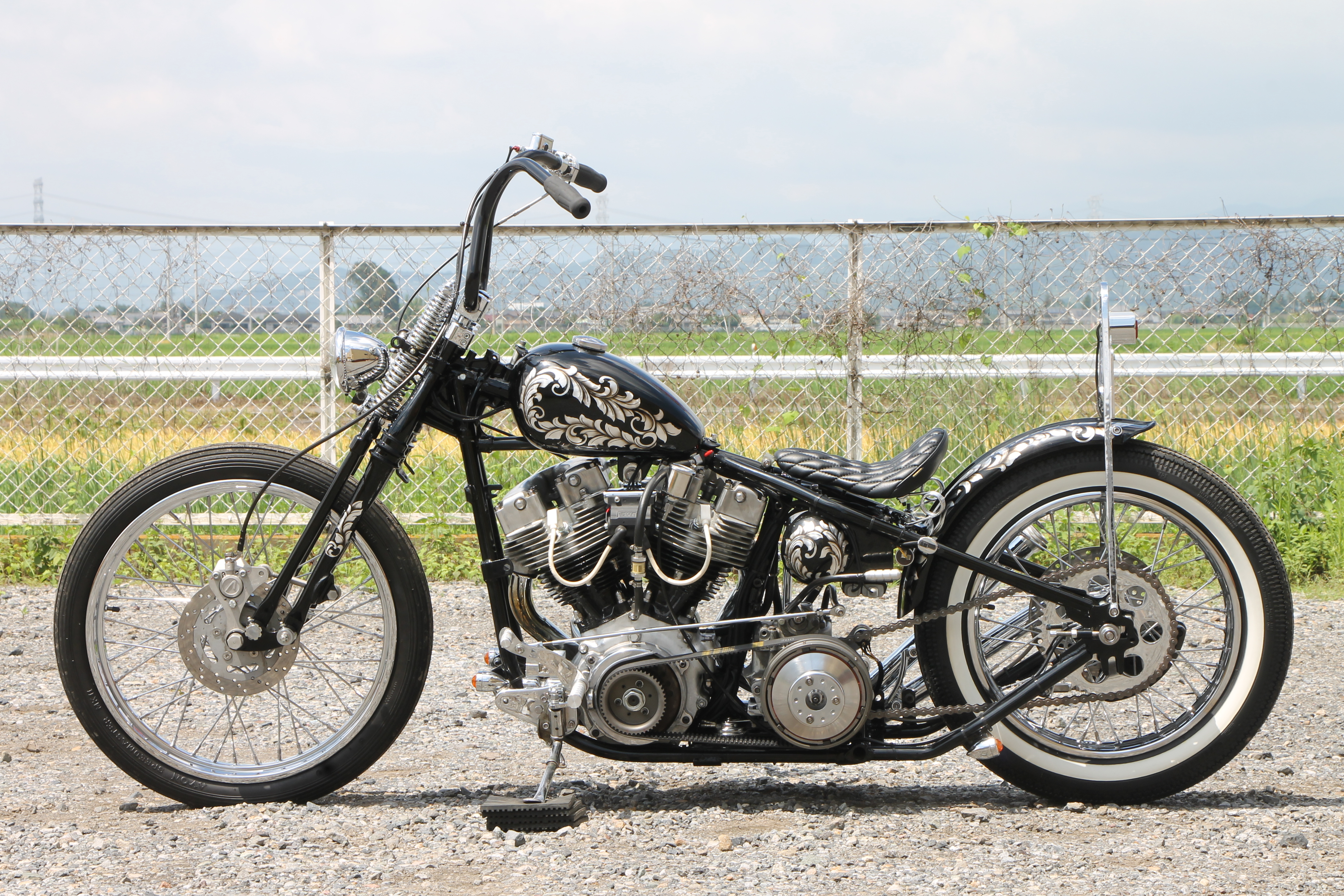 ☆カスタムハーレー：79年式ショベル：リジットスプリンガー