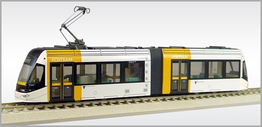 エンドウ 富山ライトレールTLR0600形完成品（黄）1編成入り