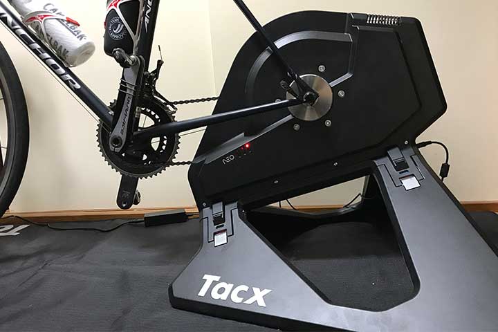 スマートトレーナー「Tacx Neo Smart」が届いたので、「Zwift」はじめ