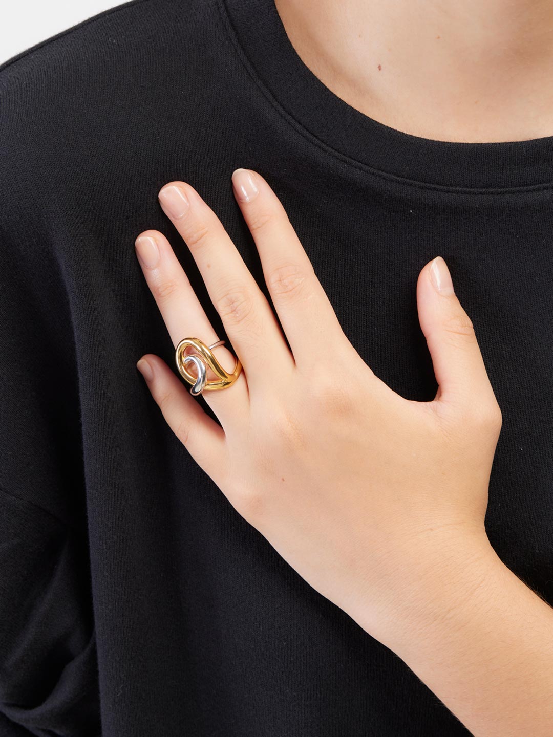 Charlotte Chesnais(シャルロット シェネ) | ブラウエ リング