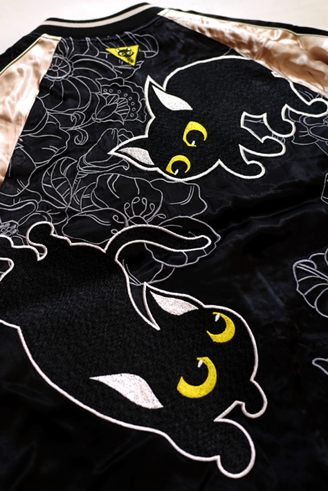 LIN (リン） [ Lamy and Earl ] 猫戯れ 刺繍 リバーシブルスカジャン