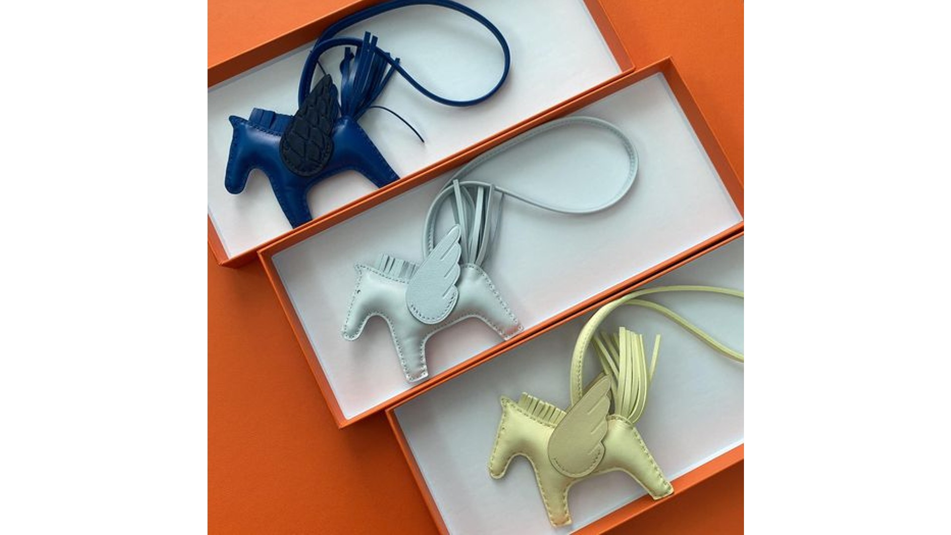 エルメス】人気チャームペガサスとは？ロデオとの違いや定価を解説