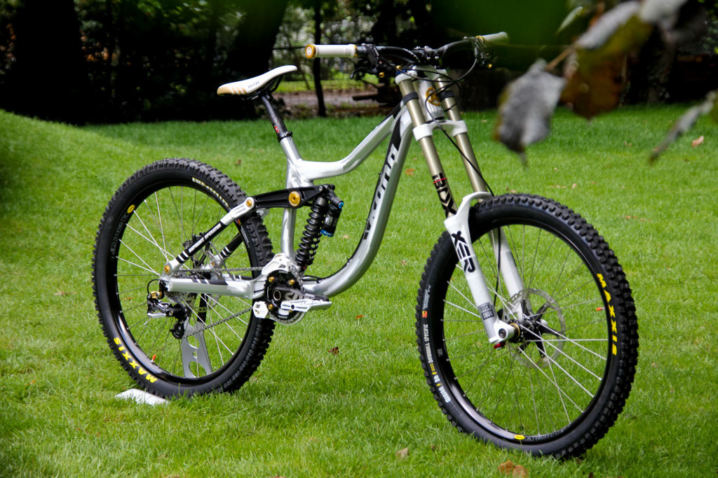 Kona Steps It Up For 2012: First Look at the New Gravity Lineup