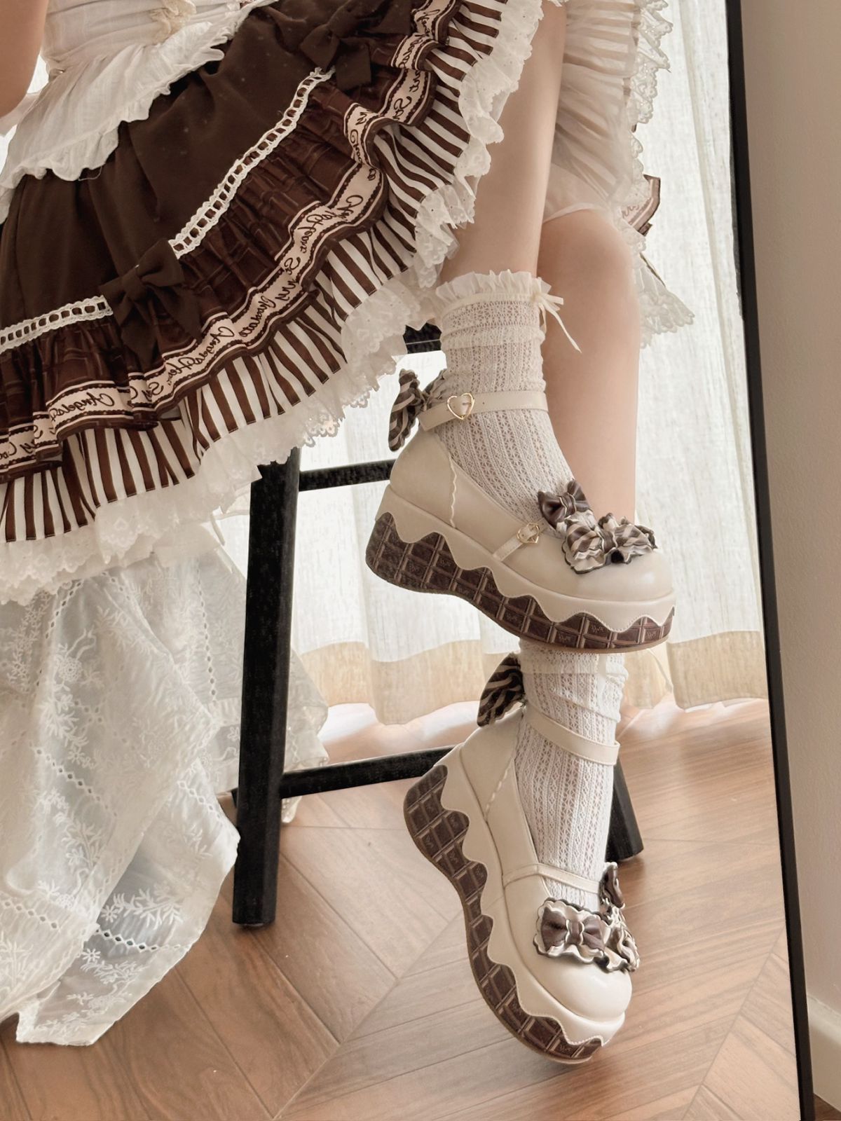 チョコレートケーキ ストラップシューズ(厚底)【Sheep Puff】 – Epetice