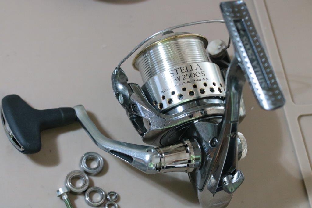 01ステラFW 2500S 防錆ベアリングとハンドル交換のオーバーホール