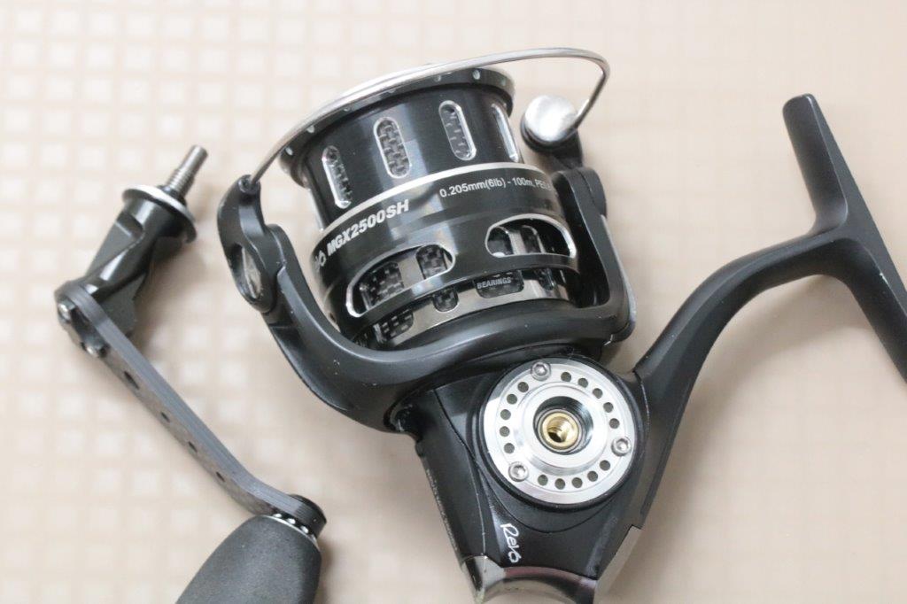 REVO MGX 2500SH がたつきの調整とオーバーホール | リールカスタム