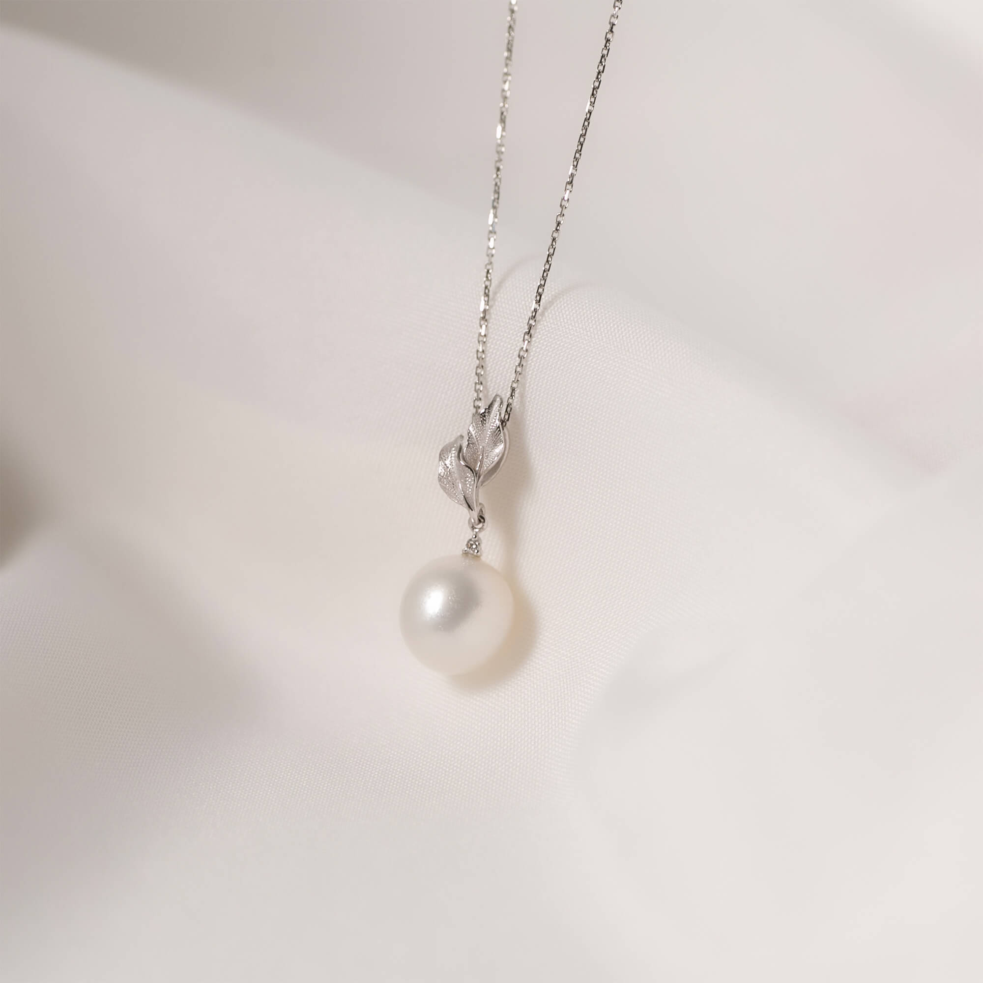 常盤木】シロチョウパール ダイヤモンド ホワイトゴールド ペンダント