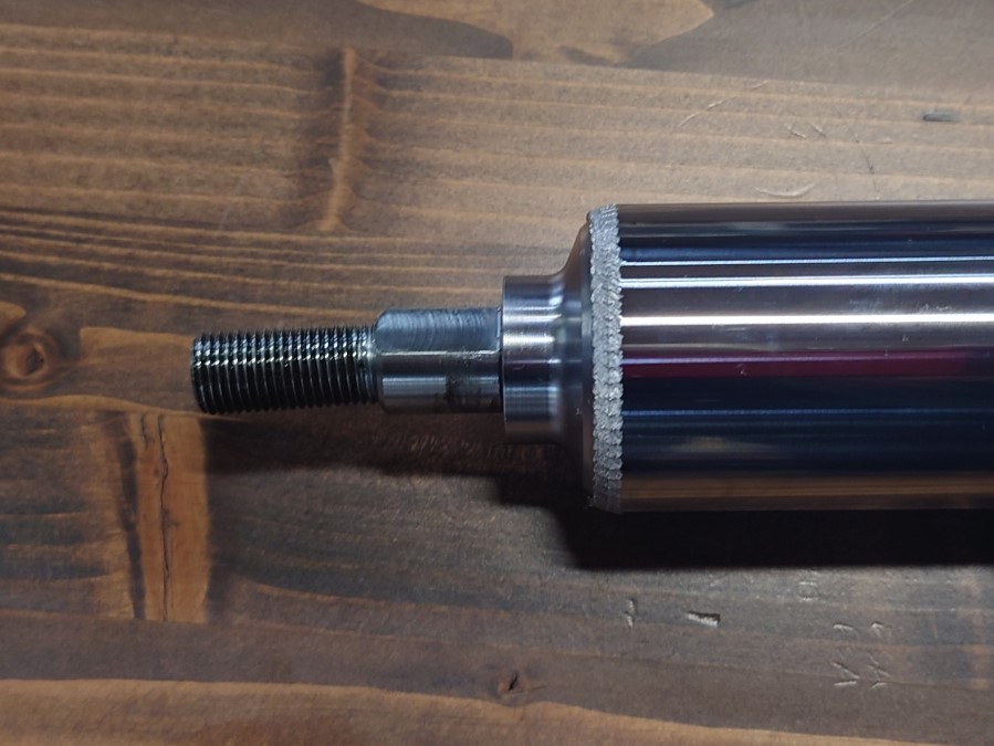 シリンダーのシャフト部の曲がり修正 ｜ スーパーオーリンズ＆BPS