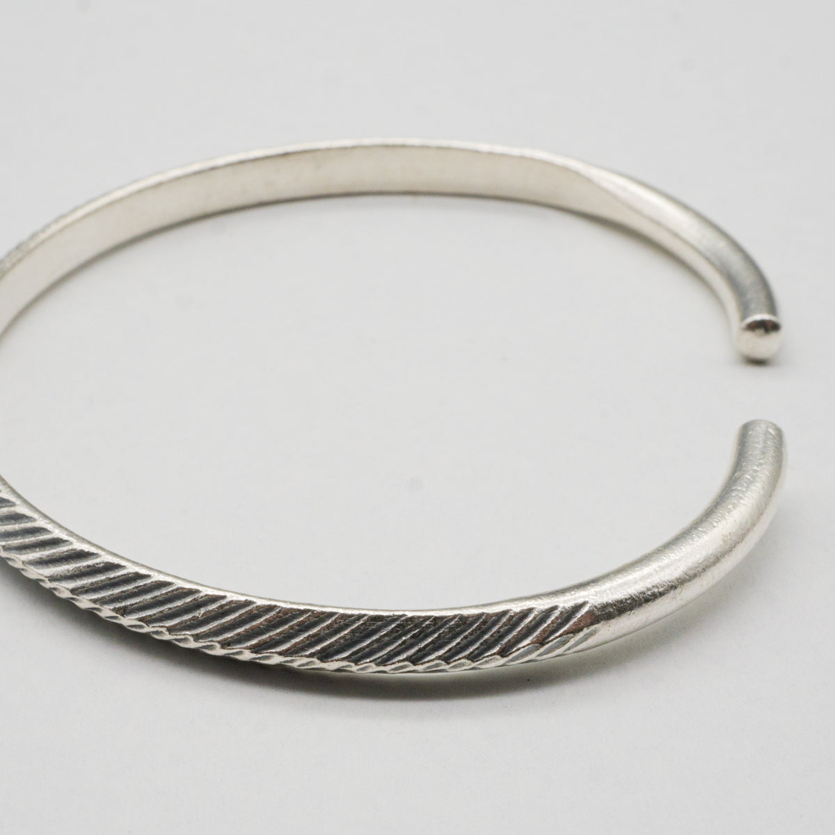 カレンシルバーバングル（KSB16シリーズ） – the ETHNORTH GALLERY