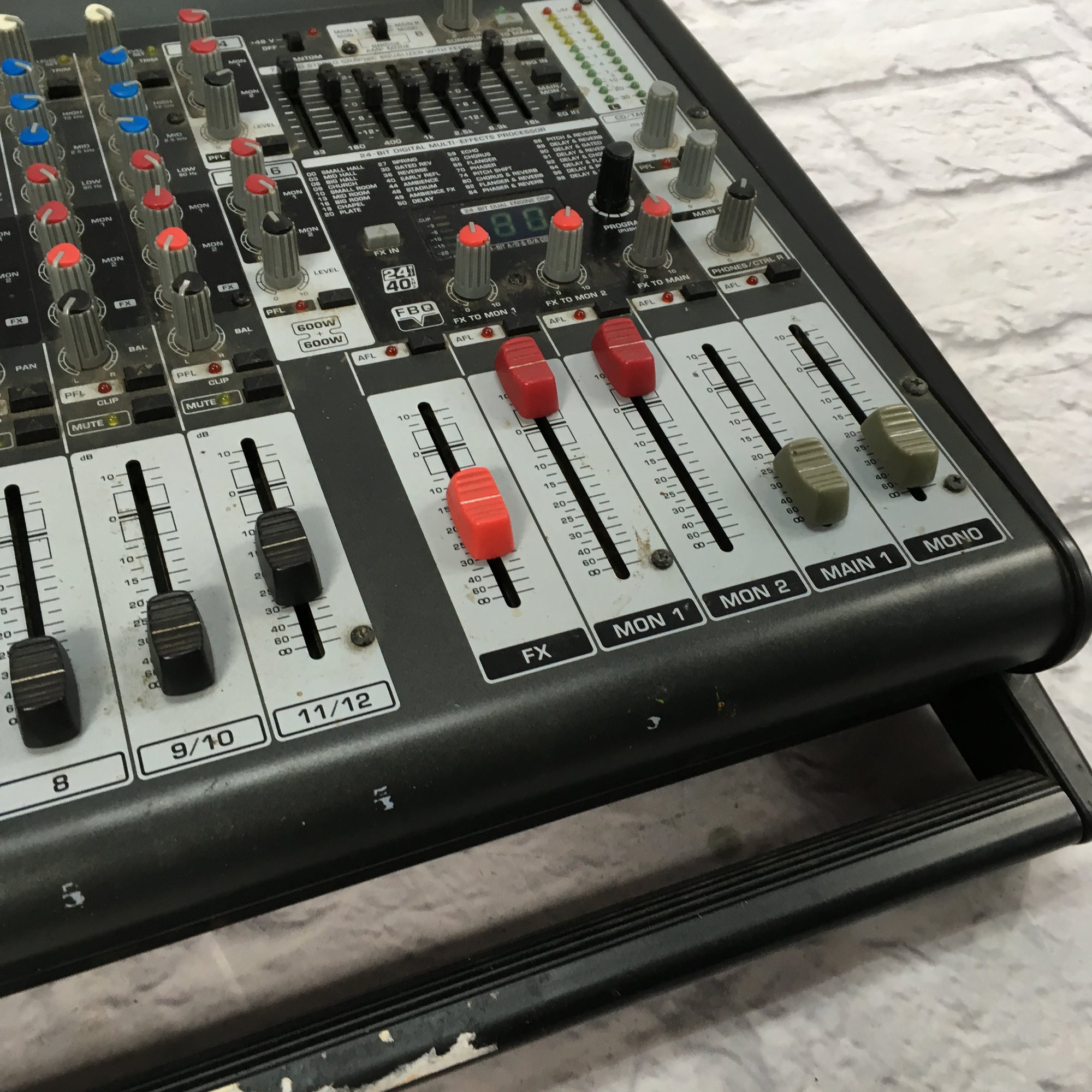 Behringer Europower 16 Channel PMP 3000 Powered Mixer - Evolution
