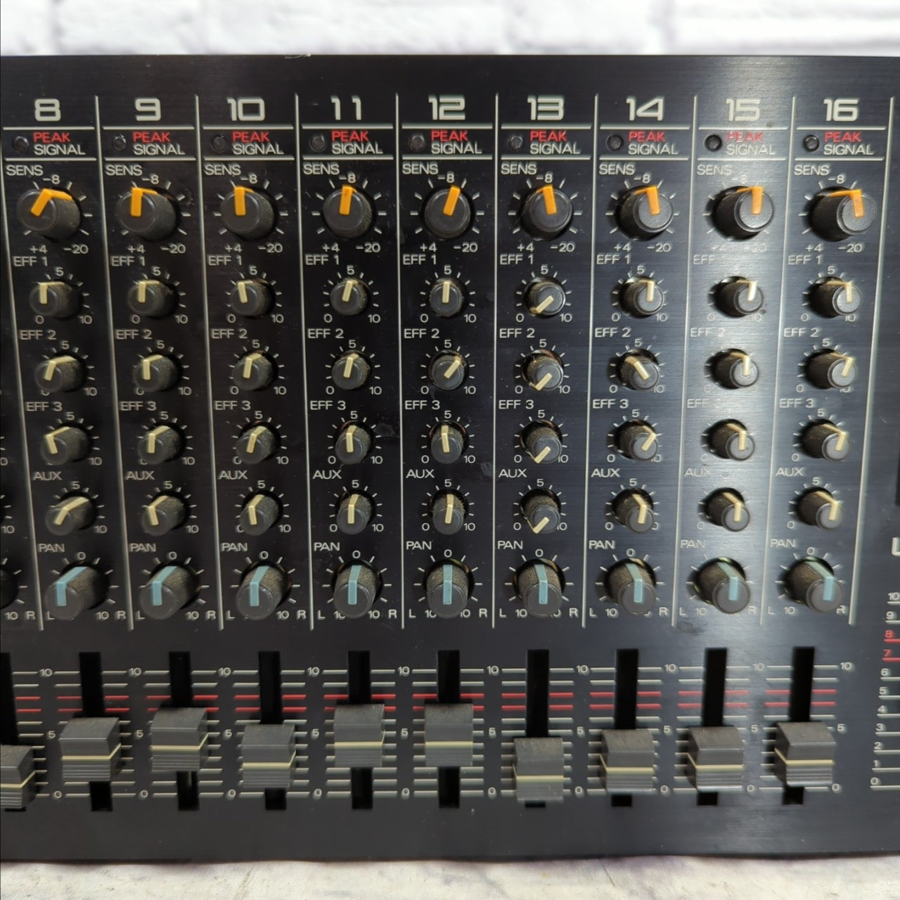 Roland M 160 Line Mixer - Evolution Music