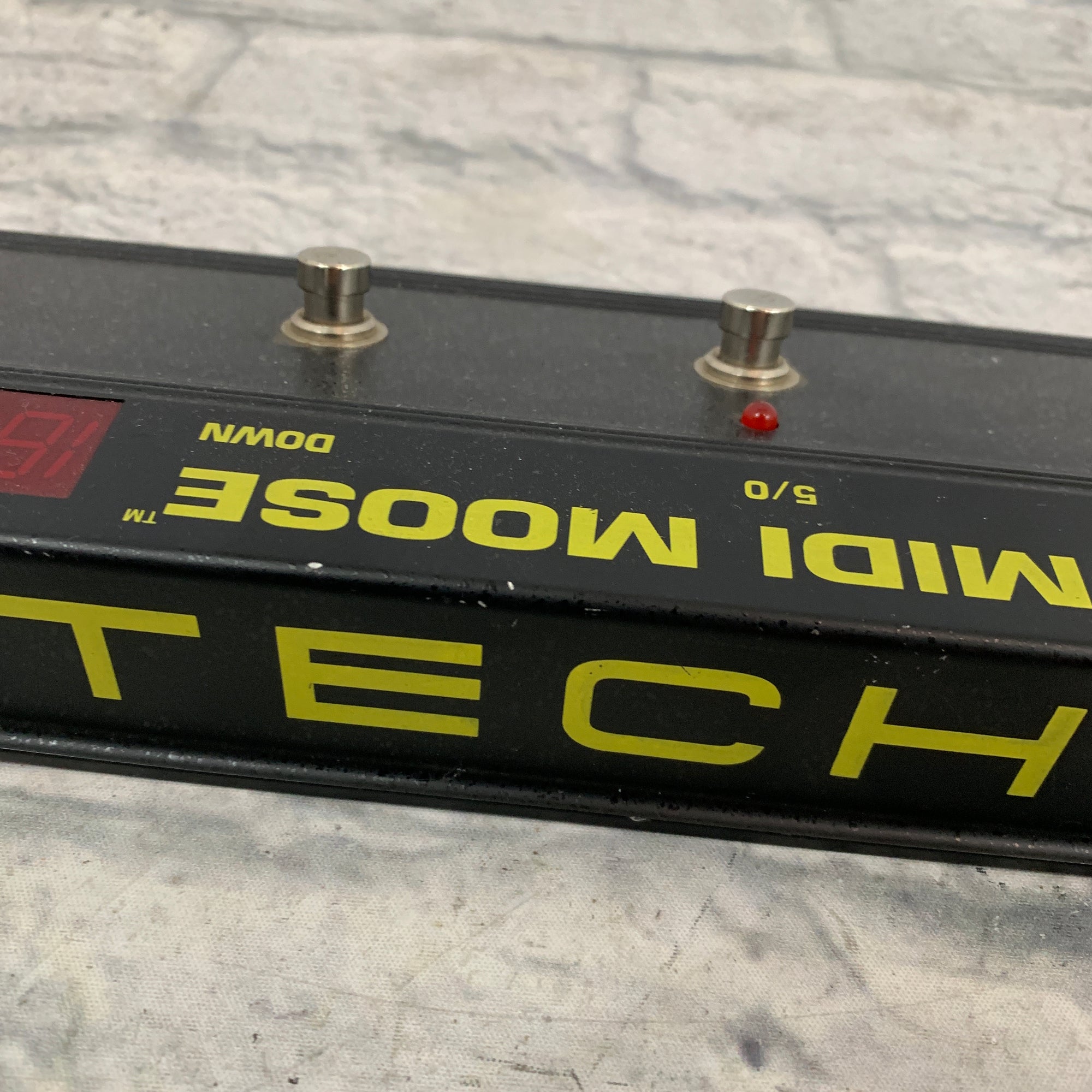 Tech 21 Midi Moose Midi Foot Controller with 20ft Midi Cable