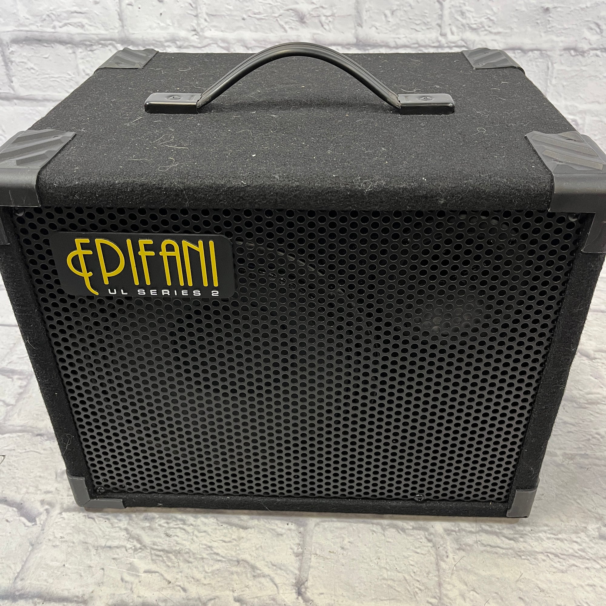 Epifani UL110 Ultra Light Bass Cabinet with Padded Cover