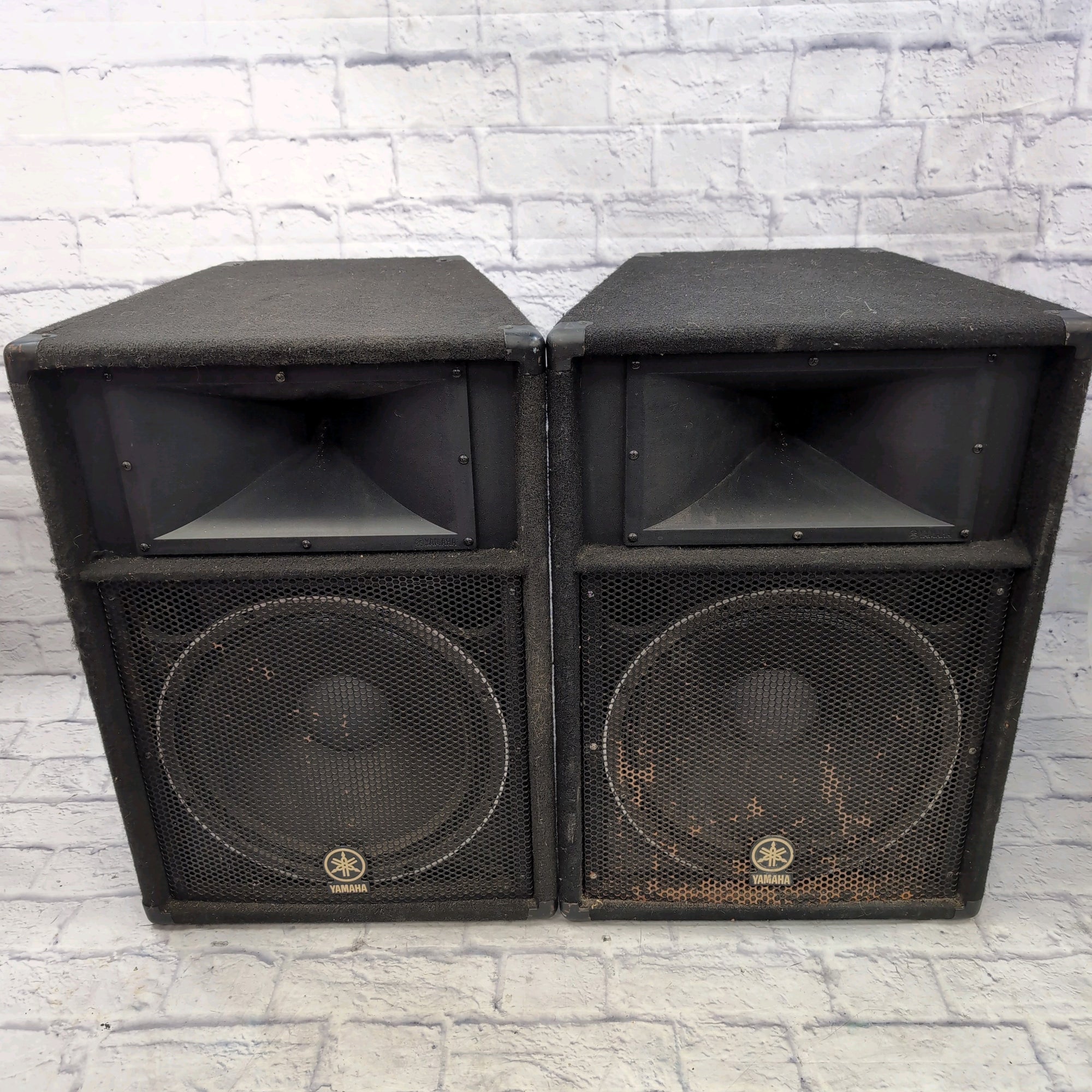 Yamaha S115V 15 Passive Speaker Pair - Evolution Music