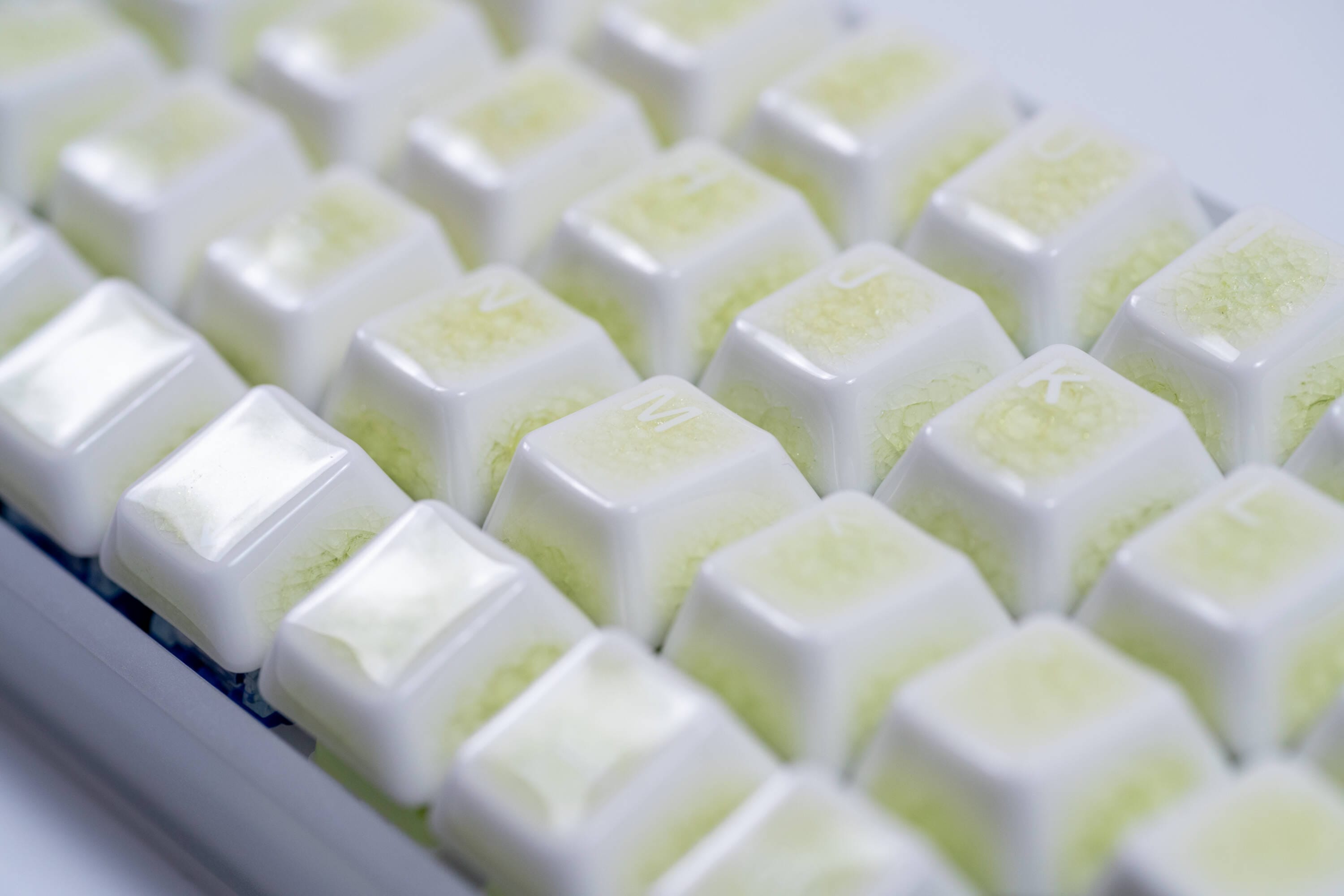 Cerakey Green Crazed Keycapsレビュー｜陶器独特のクラックと和の