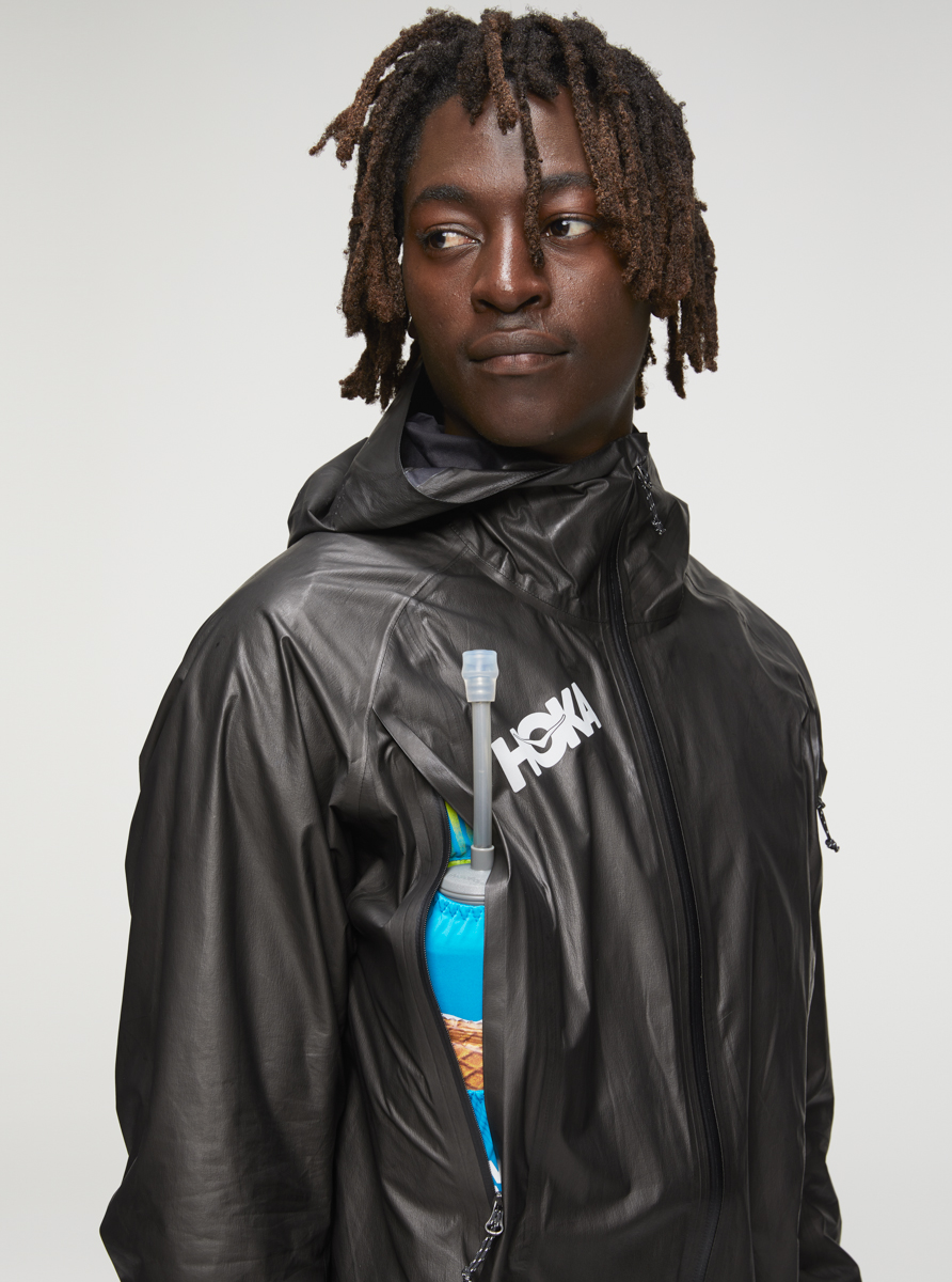 HOKA ONE ONE®のウェアコレクションに新作が登場 | EYESCREAM