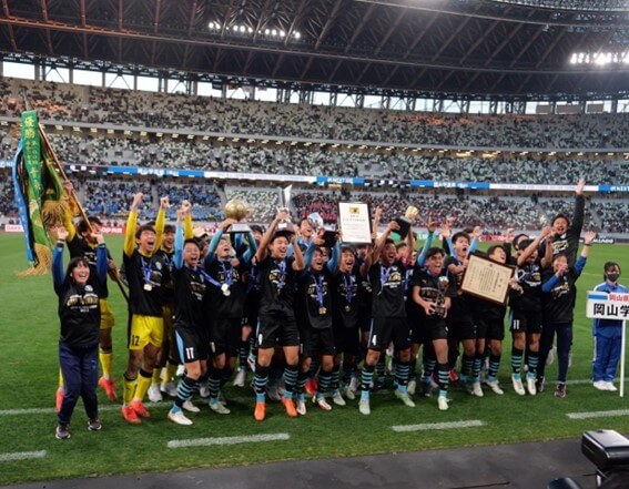 祝！岡山学芸館高校が全国高校サッカー選手権で優勝！ | FaCE! by FCE