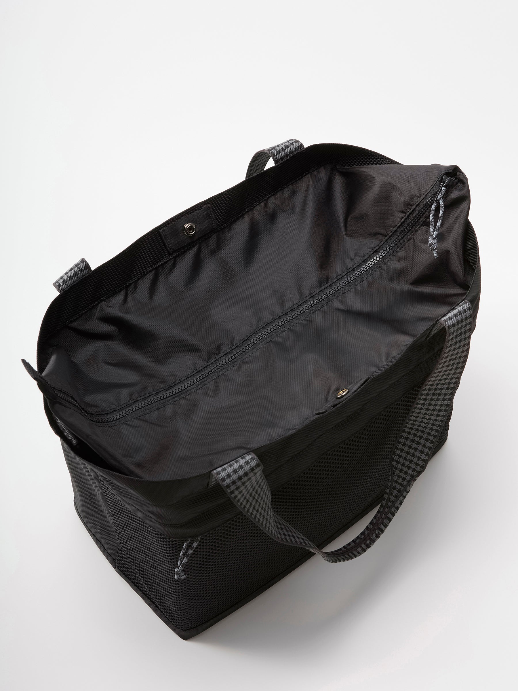 Bag〈NEW ERA® × familiar〉 | ファミリア公式サイト