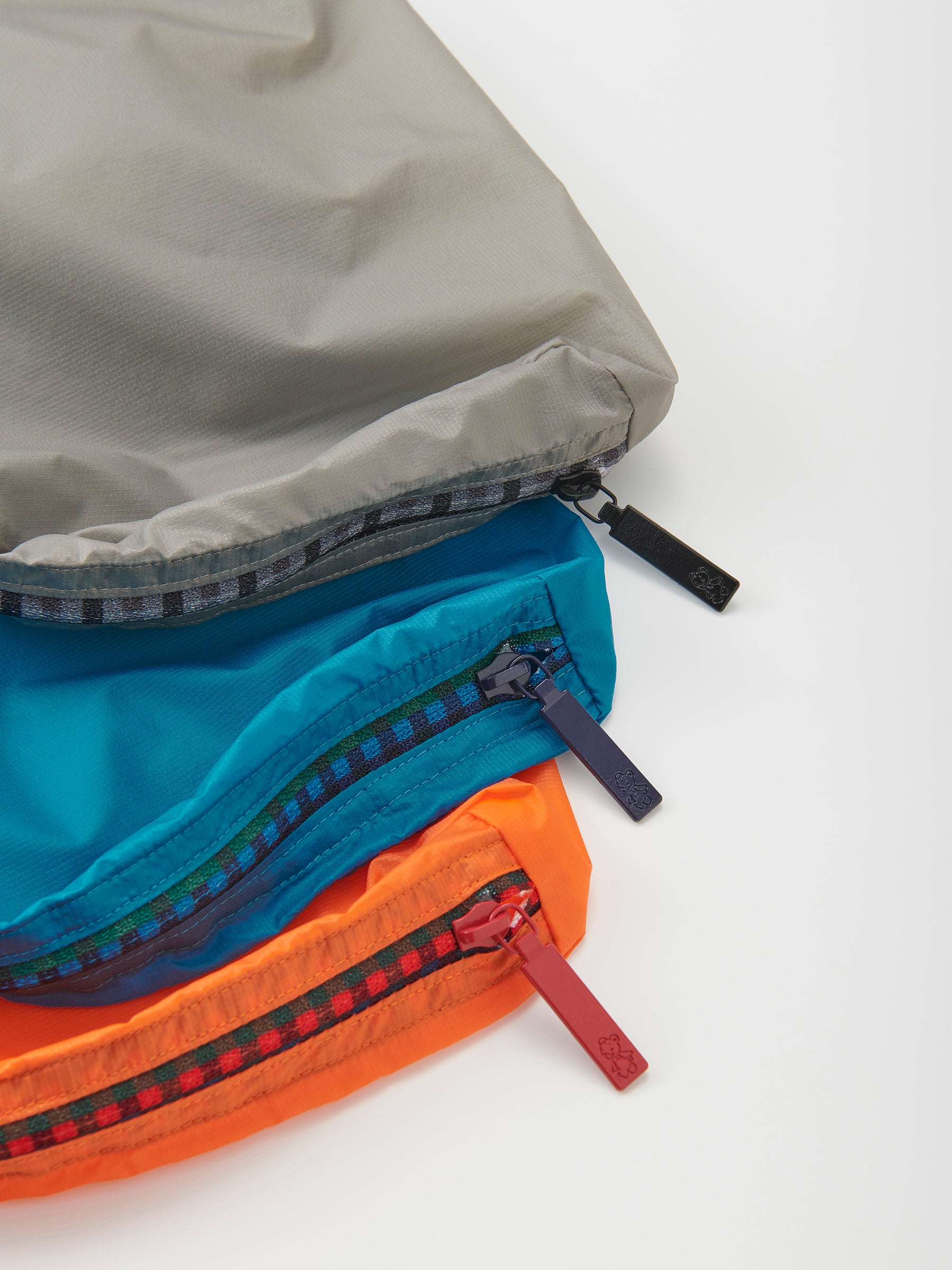 ポーチ（L）〈TO&FRO × familiar〉 | ファミリア公式サイト