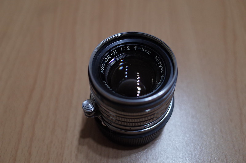 レンズのみで最短45cmまで寄れるLマウントレンズ、NIKKOR H.C 50mm f2