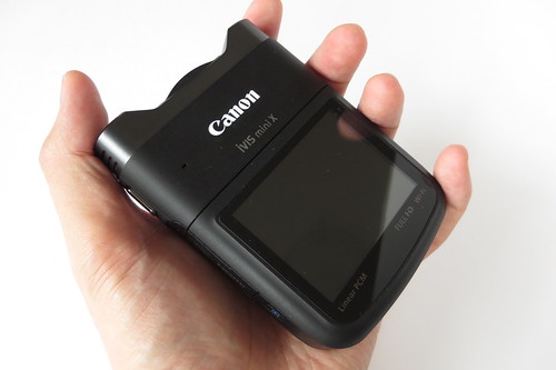 超広角ムービーカメラ「Canon iVIS mini X」 孤独のモニターレビュー