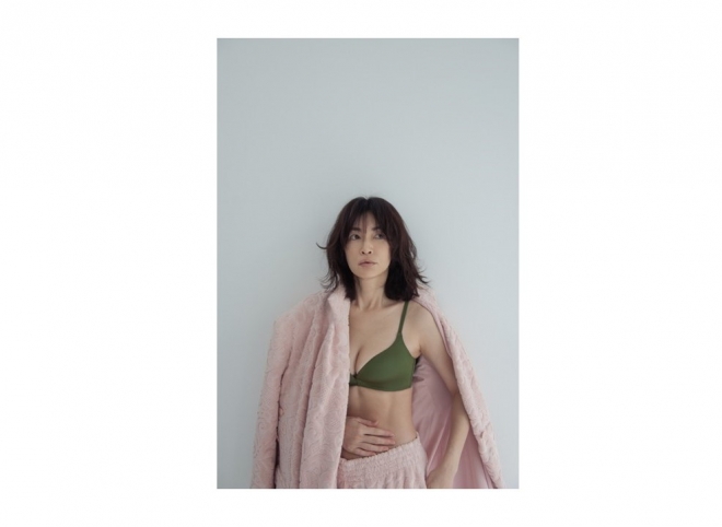 長谷川京子によるランジェリーブランド「エス バイ」より新作ノン