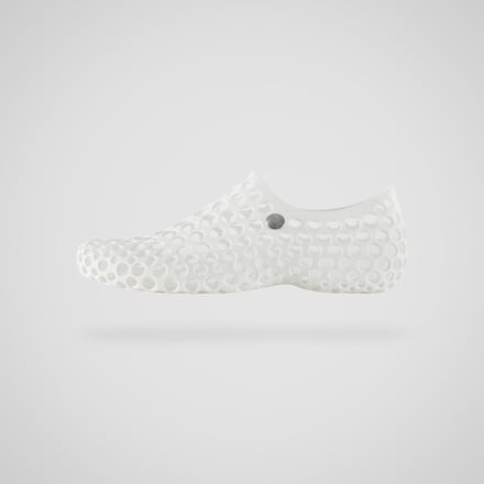 マーク・ニューソンが宇宙に着想得た「ナイキ シュベドッカ」限定復刻