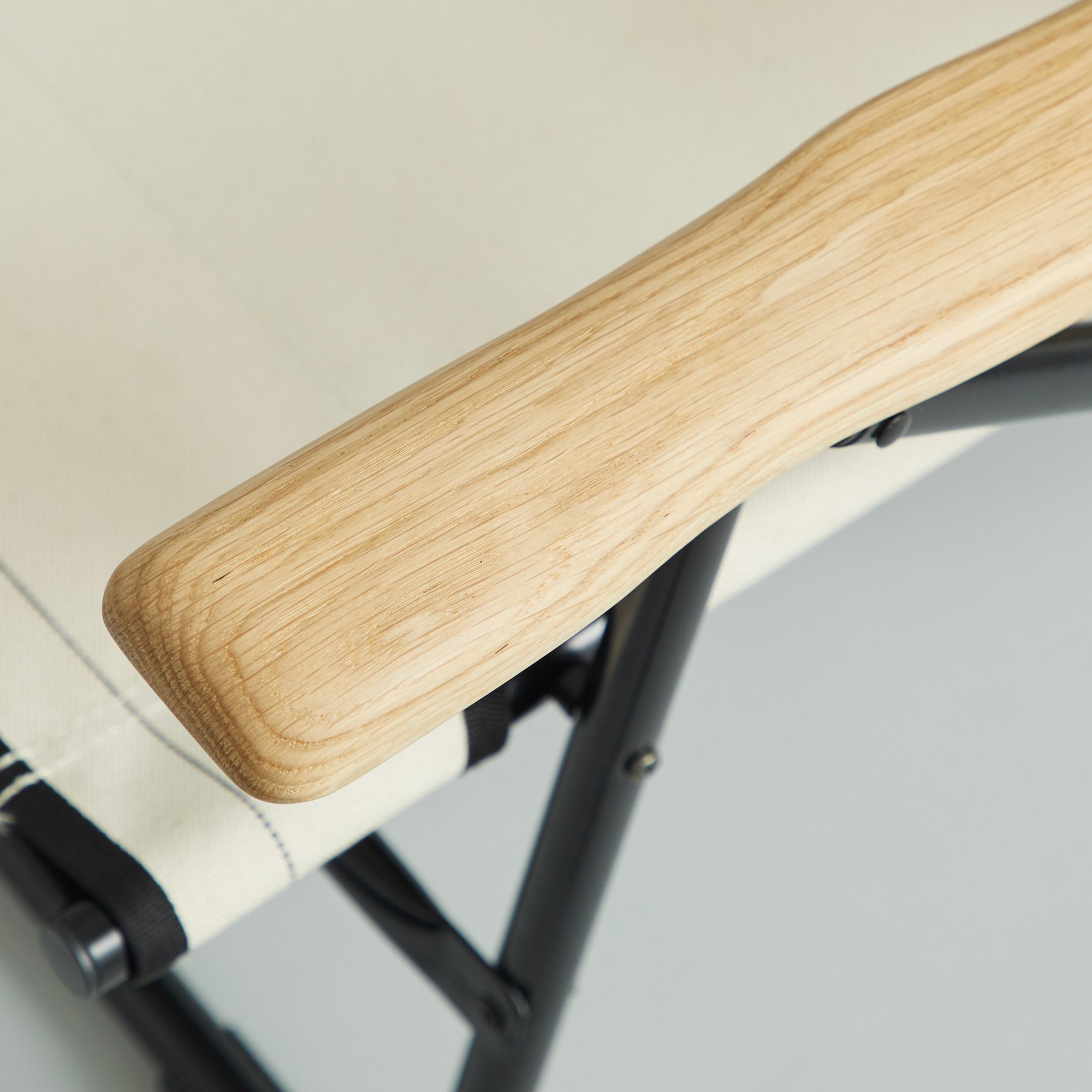 ユナイテッドアローズがオリジナルのローバーチェアを発売、3段階の