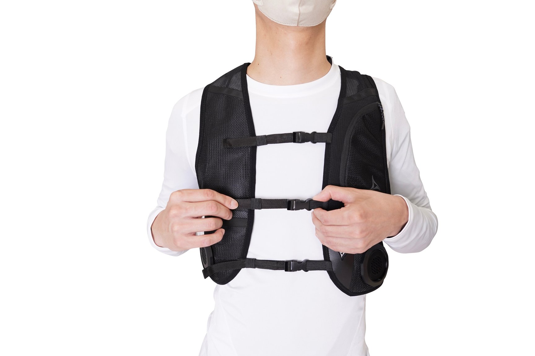 ワークマンの暑さ対策服「ペルチェベスト」が好調、人気の理由は？