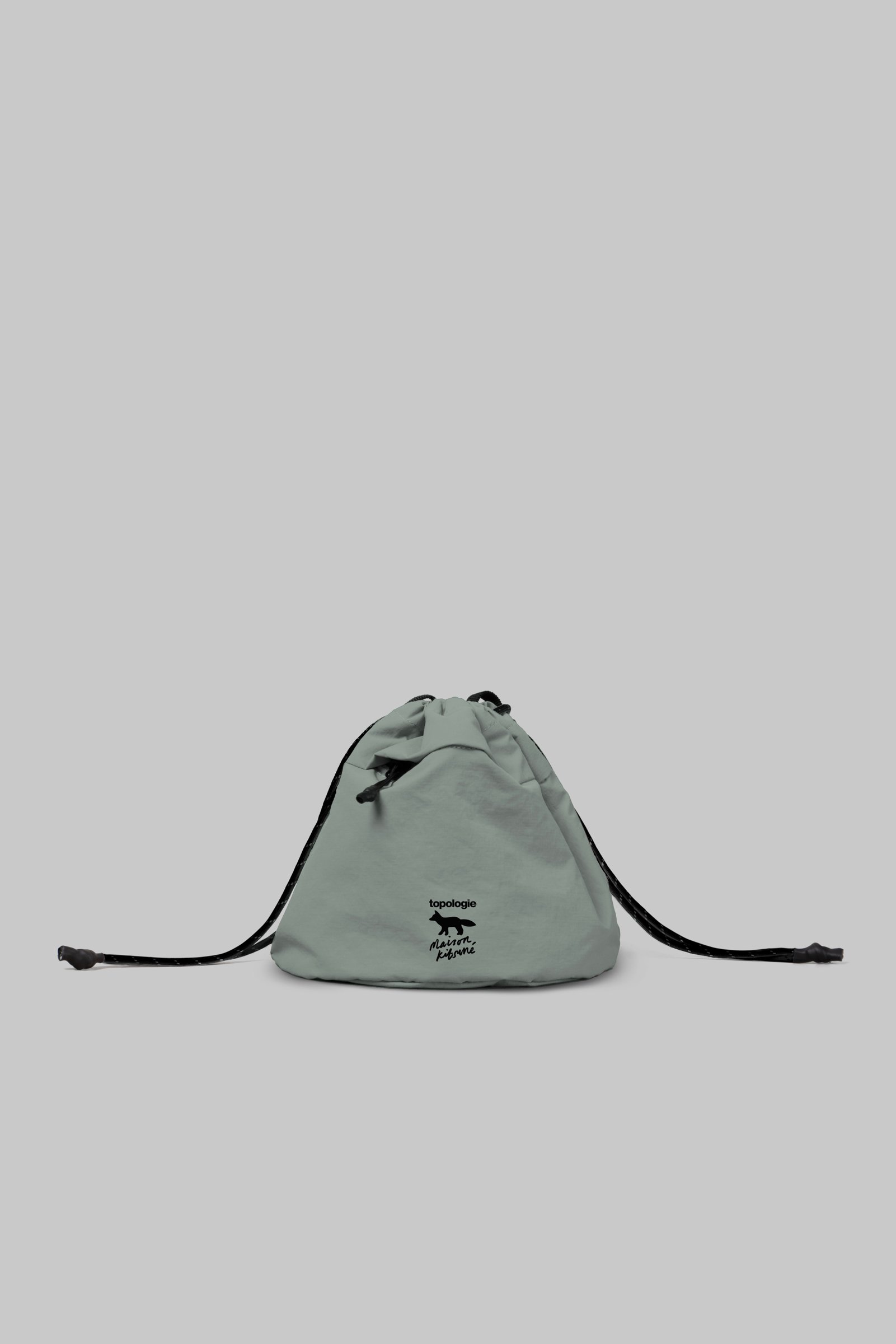 トポロジーがメゾン キツネとコラボ、パリの街並みから着想した