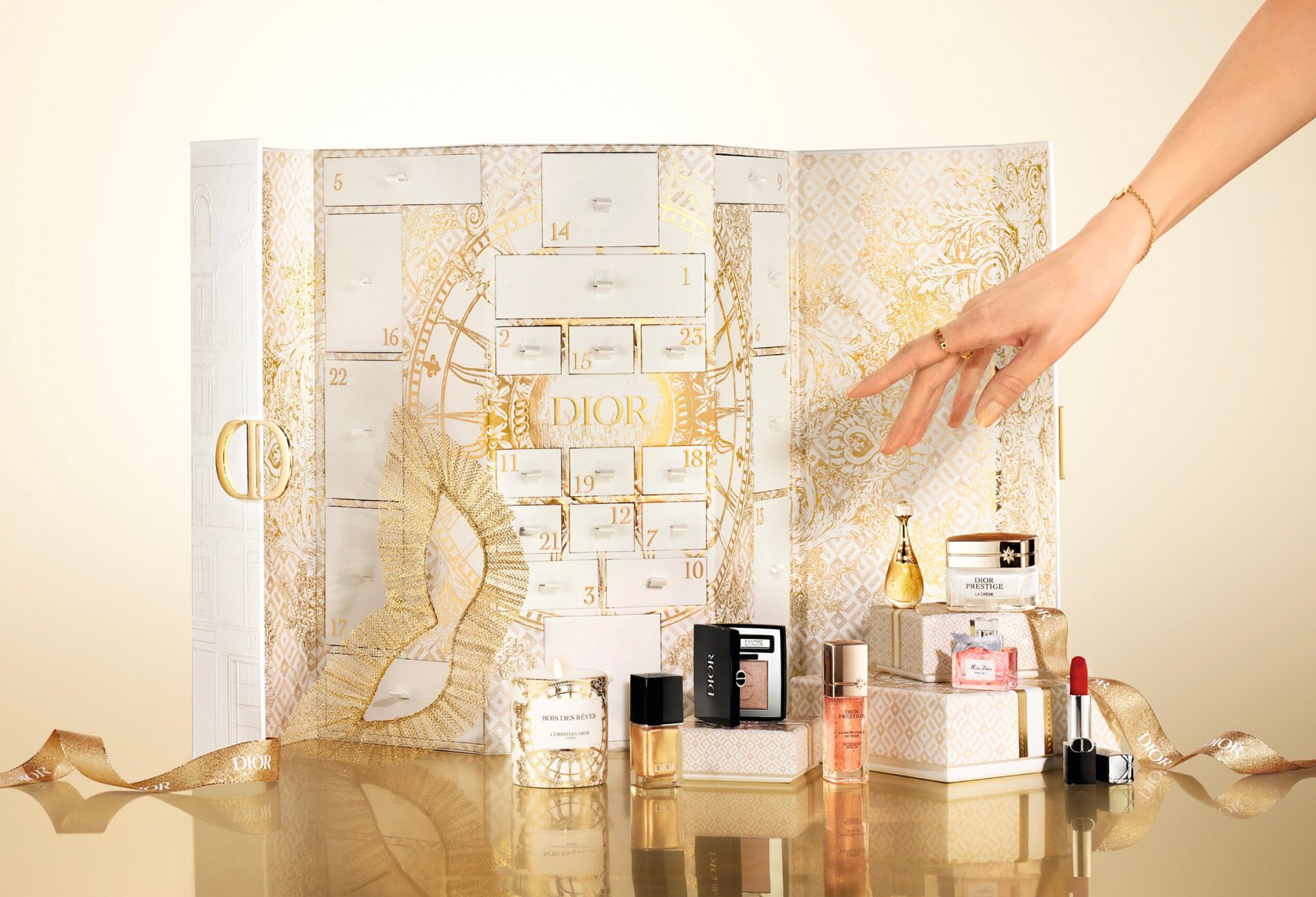 2024年クリスマスコフレ】ディオール：“黄金の舞踏会”をイメージした