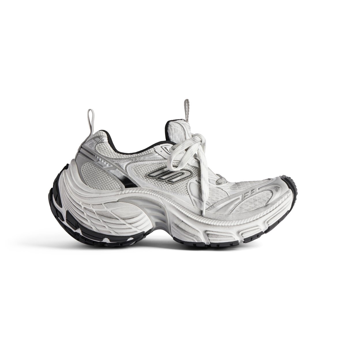 バレンシアガが新作スニーカーを発売、スポーティな「Bロゴ」が特徴