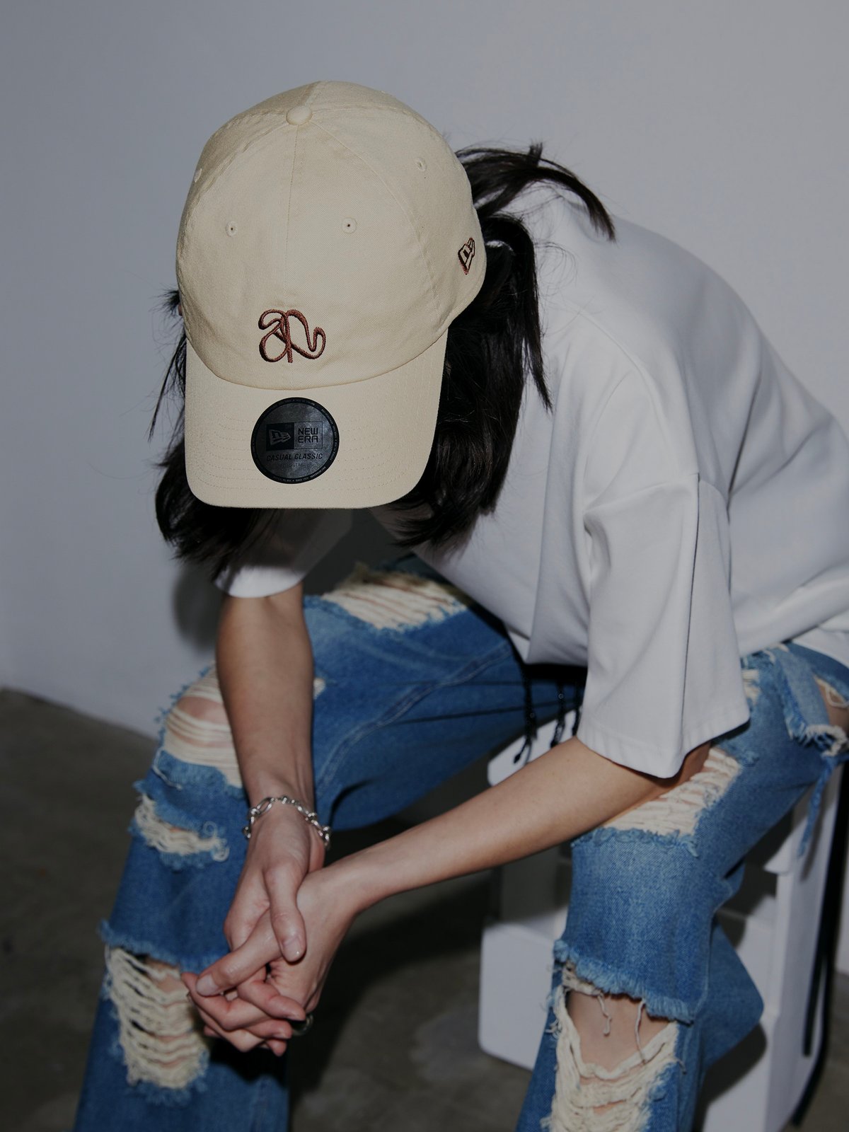 ニューエラがアメリと初コラボ ロゴキャップとロゴバケットハットを発売