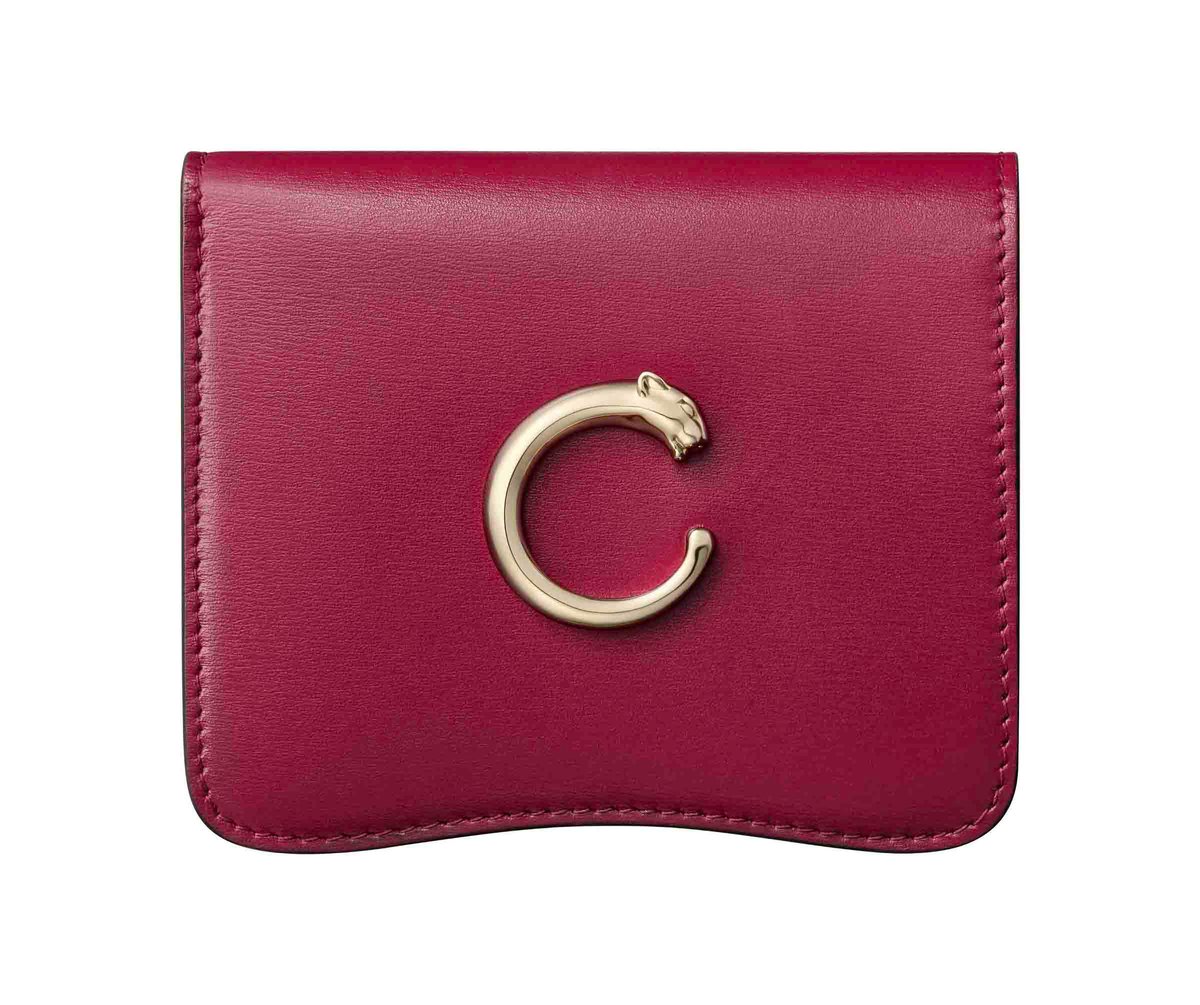 カルティエが日本限定の2つ折りウォレットを一粒万倍日に発売、Cの形を