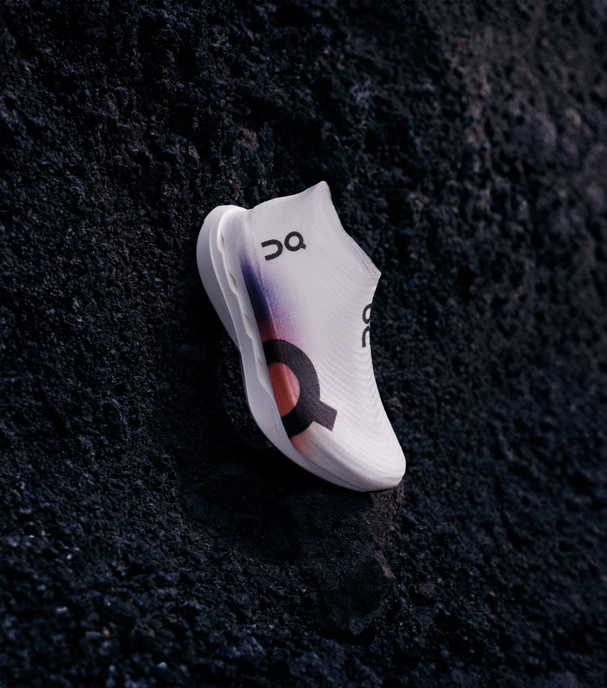 オンが独自のアッパー製造技術ライトスプレーを用いた高性能ランニング