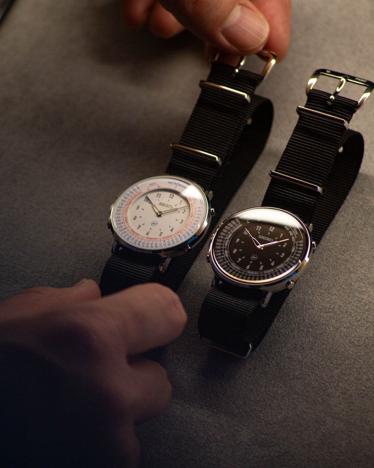 V.A. × セイコー × フラグメント ロゴをあしらった限定メトロノーム