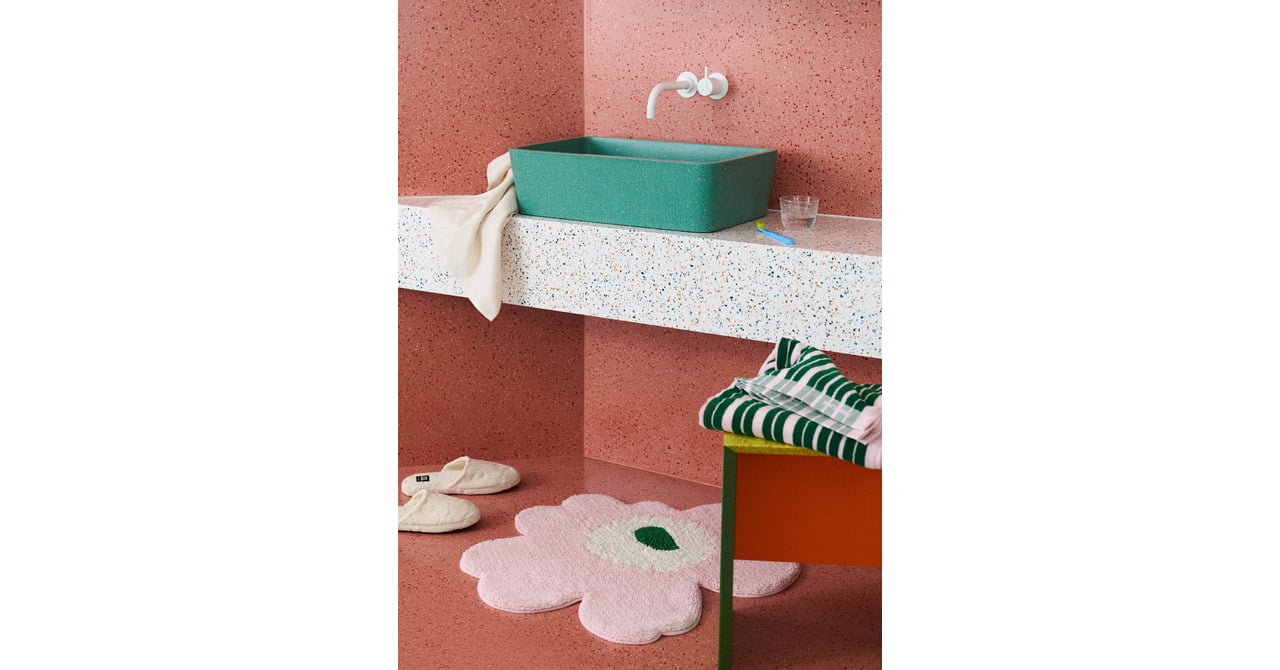 マリメッコの新作ホームコレクションが登場、「ウニッコ」型バスマット