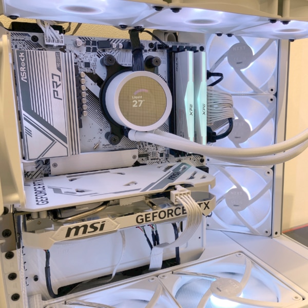 PC組立代行 白いNZXTパーツで統一したスタイリッシュなゲーミングPC