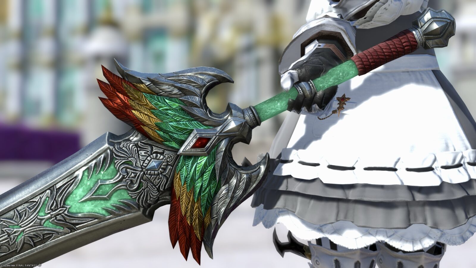 緑の宝石と三色羽根飾りが鮮やかな大剣・暗黒騎士武器『ケーツハリー