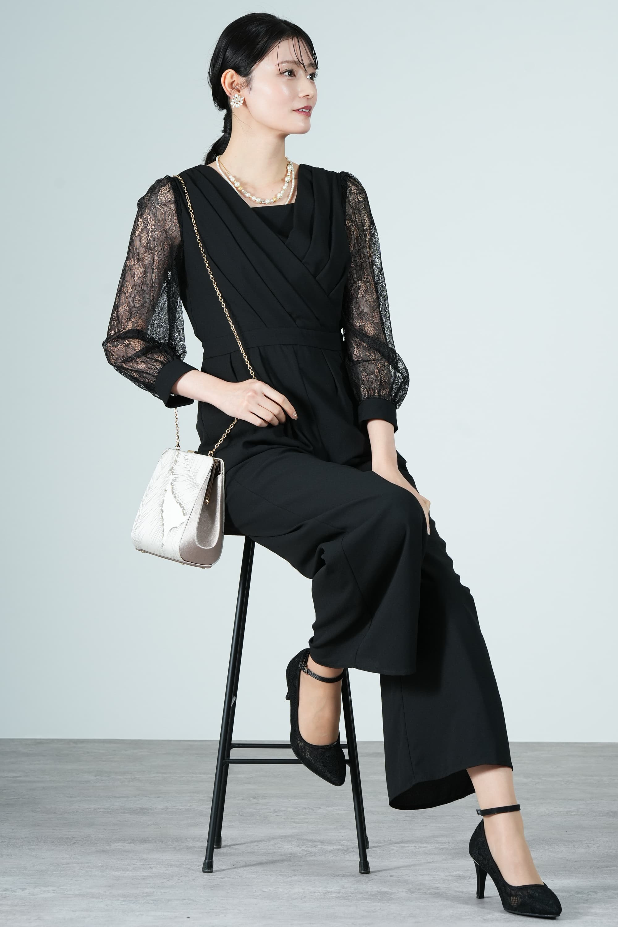 AIMER カシュクールトップスブラックパンツドレス (LL) をレンタル