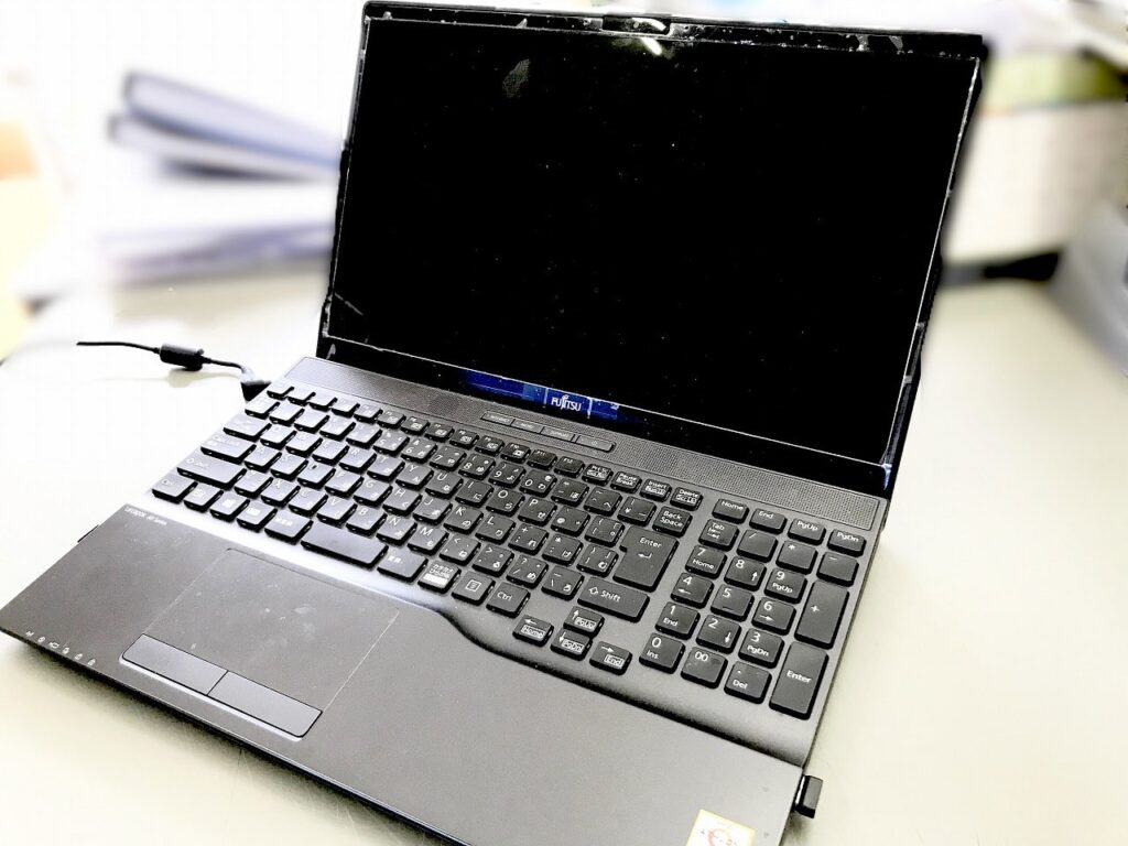 富士通ノートPC「LIFEBOOK AH42/E1」のメモリ増設作業を行いました