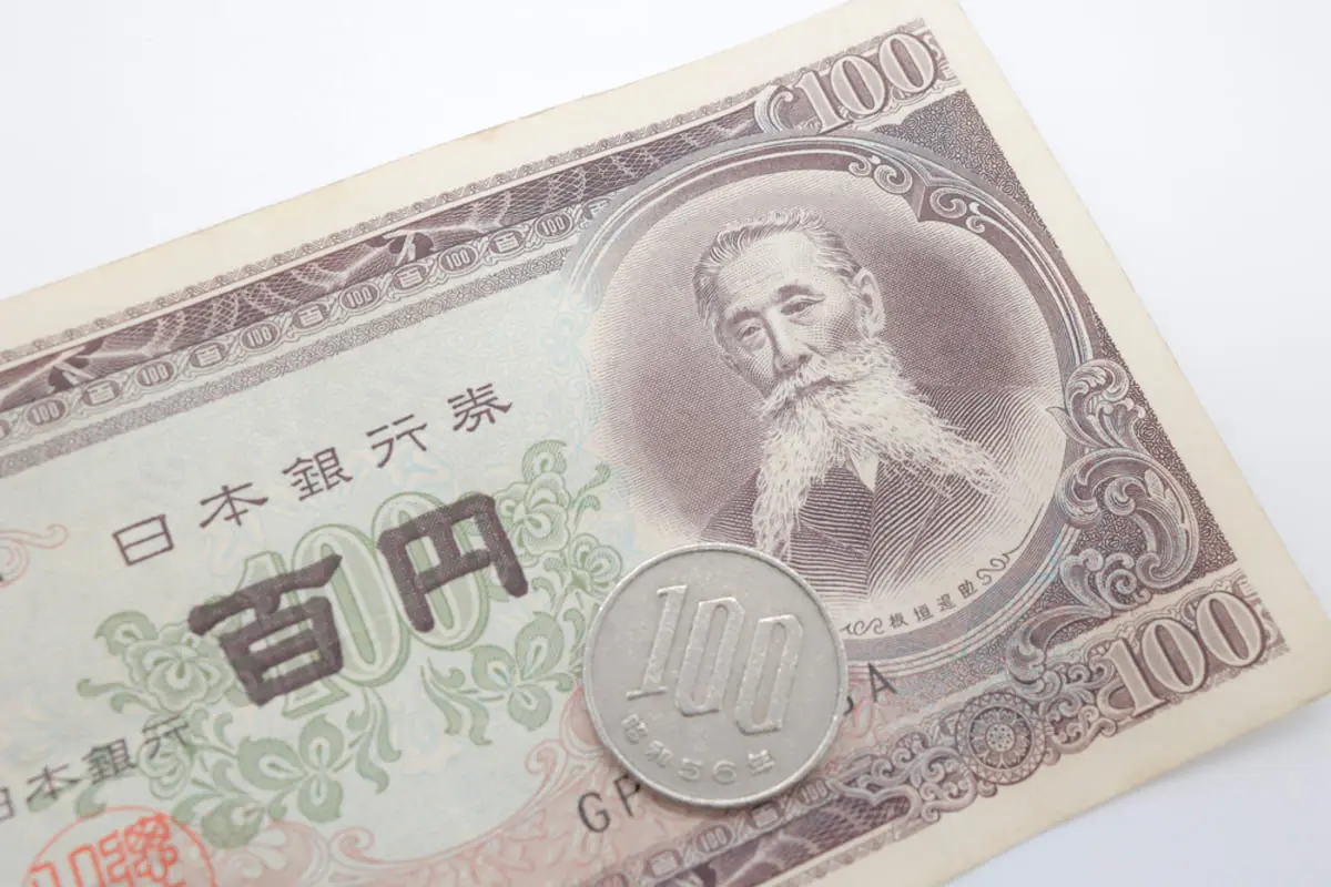 新札が発行されましたが、板垣退助の「百円札」はまだ使えるのでしょ