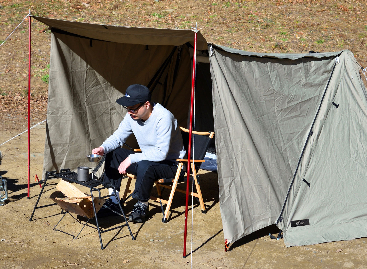 フィールドア（FIELDOOR）のパップテントTC-320のオプションに前幕が出