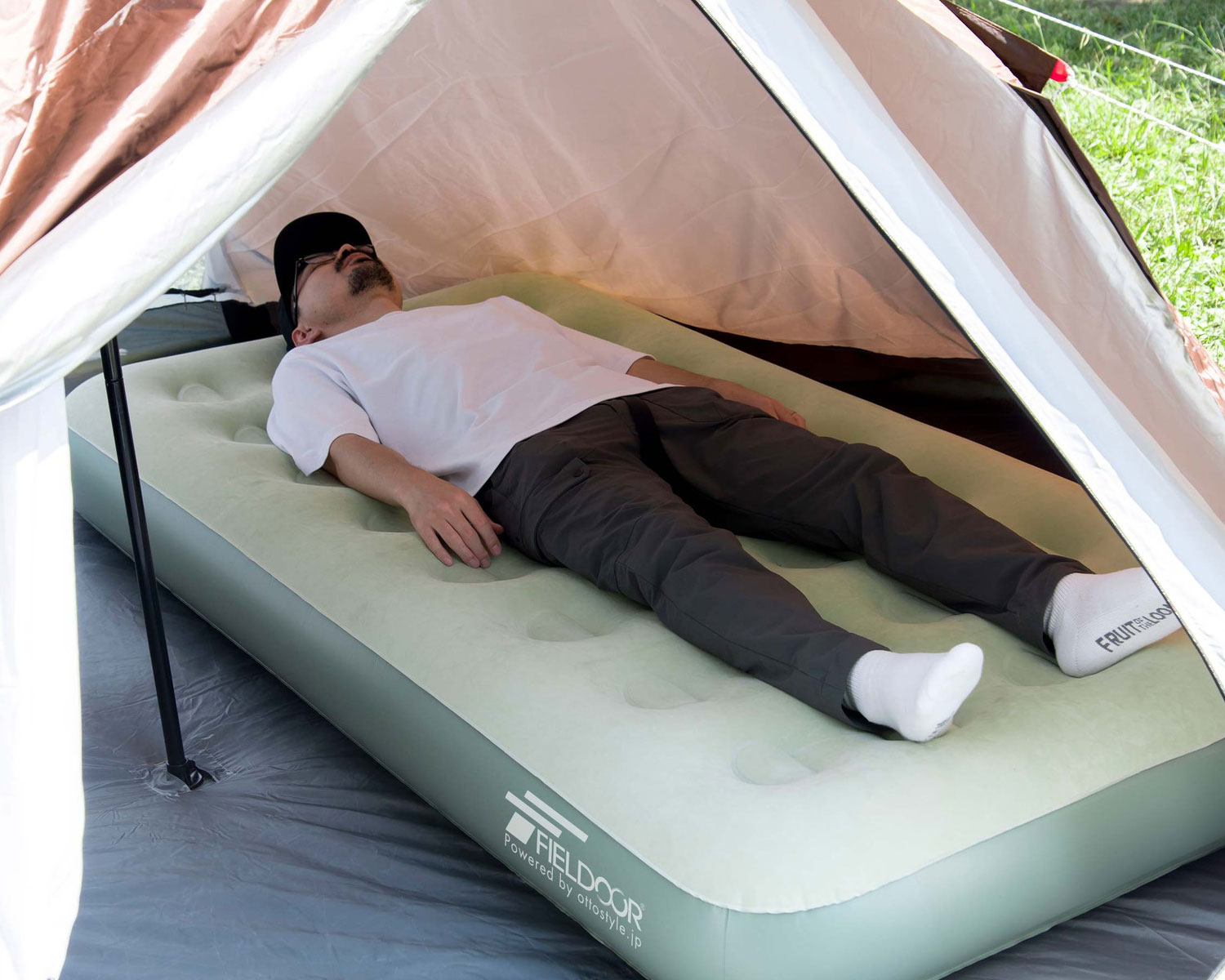 FIELDOOR（フィールドア） | USB充電式ポンプ付きエアーベッド