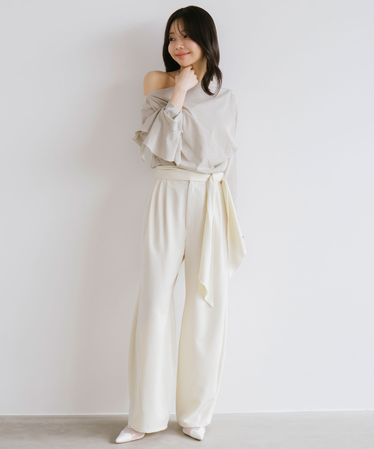 ドレープネックカフススリーブトップス｜PETAL ONLINE（ペタルオンライン）